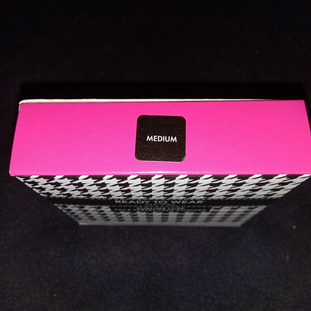 New Medium Powder Compact - Picture 5 of 7